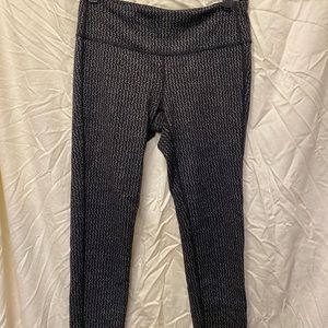 Athleta Black & White Zig Zag Print Leggings